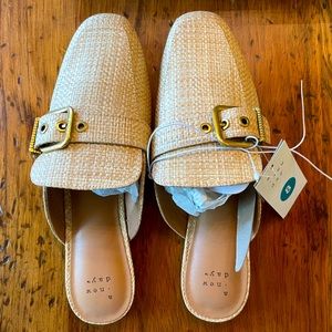 NWT A New Day mule flats Sz 8